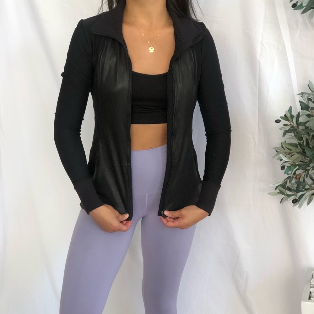 Slim chic yoga jacket
